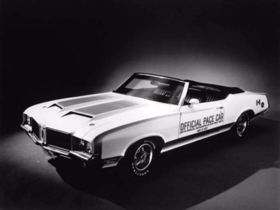 Oldsmobile Cutlass Supreme Convertible Indy 500 Pace Car by Hurst '1972